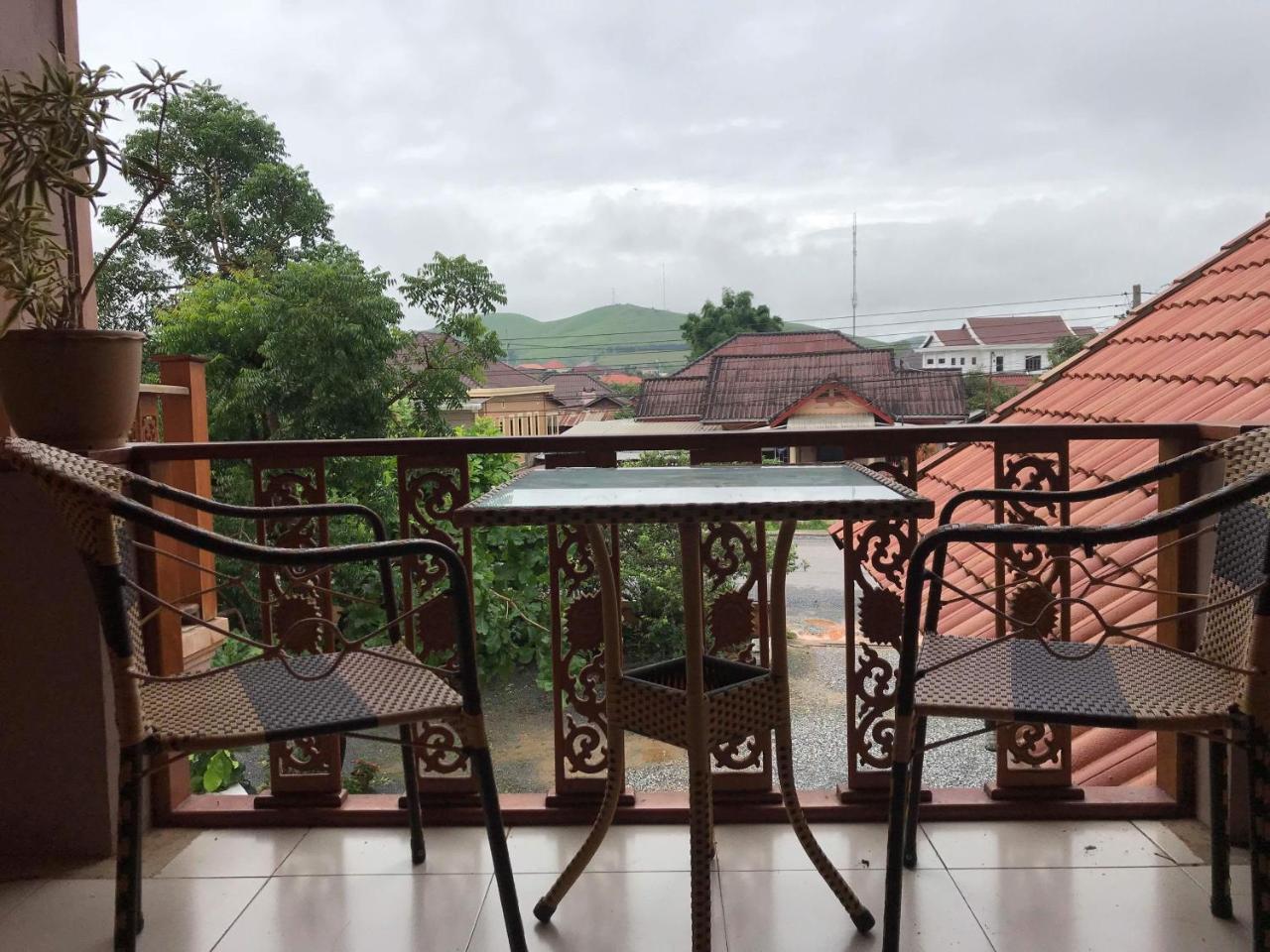 Pukyo Bed And Breakfast Belgian Lao Ban Nangoy Экстерьер фото